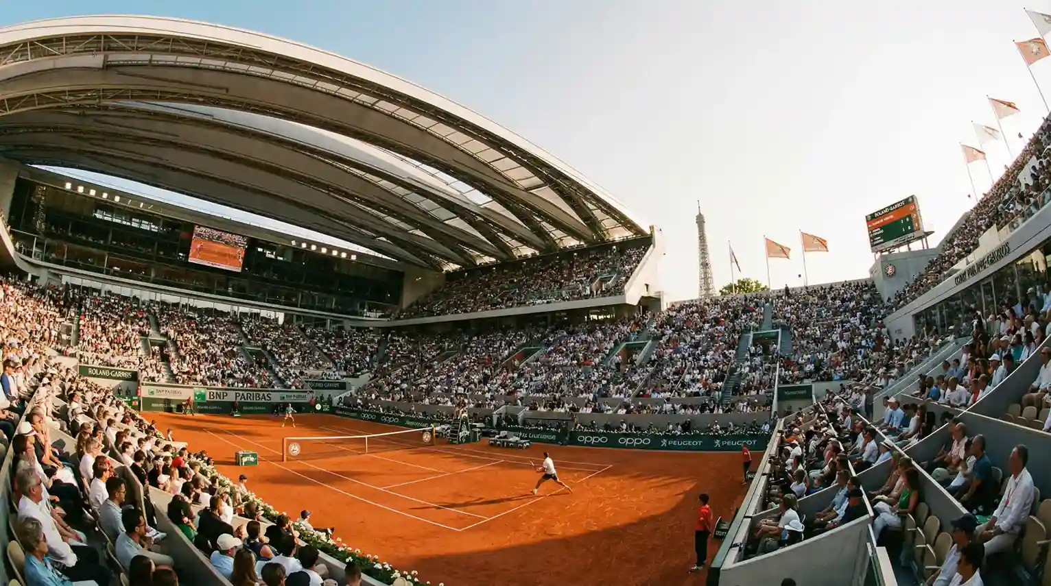 Vista panoramica del campo centrale del Roland Garros a Parigi durante un match